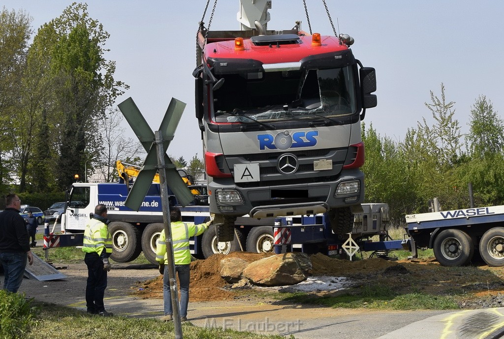 Schwerer VU LKW Zug Bergheim Kenten Koelnerstr P530.JPG - Miklos Laubert